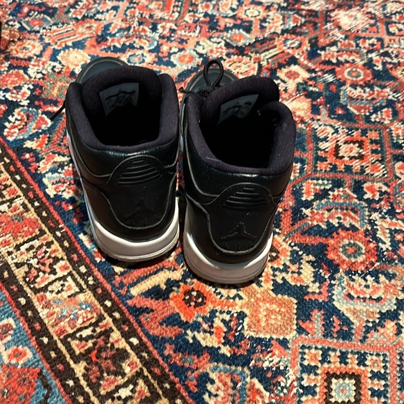 Air Jordan - Picture 3 of 4